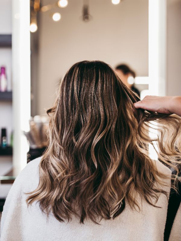 Brown wavy hair — hair salon digital marketing