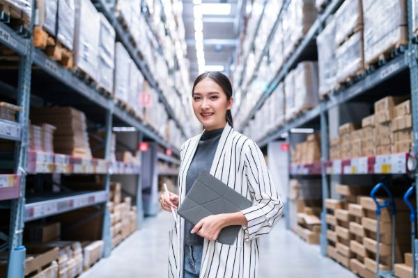 Ecommerce warehouse inventory management and order fulfillment process