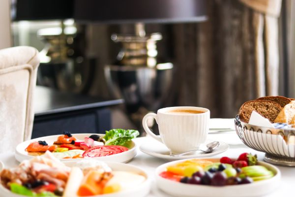 Hotel breakfast service