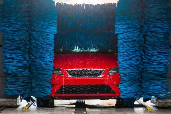 Automatic car wash tunnel